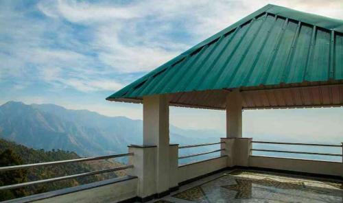 Hotel Blue Pine Resort