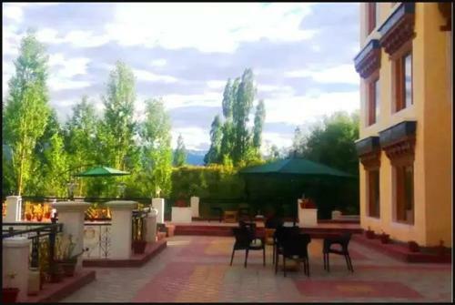 Hotel Khakshal Chubi