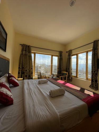 Hotel Khakshal Chubi