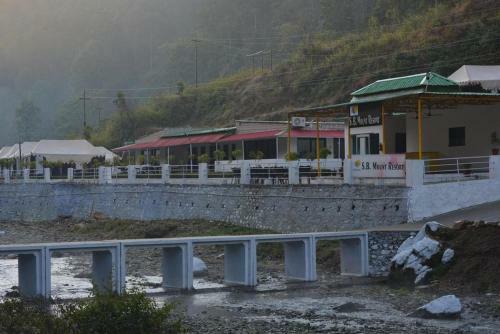 Hotel Adb Mt. Resorts Lansdowne