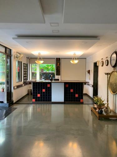 Hotel Honeybee Resort