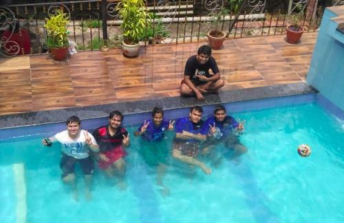 Villa R S Guest House