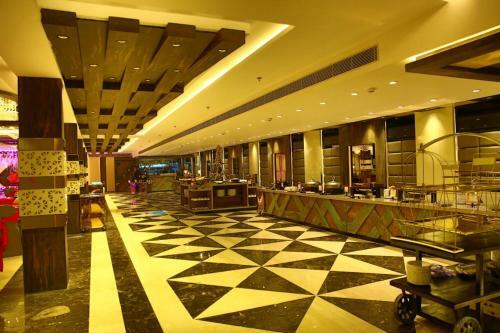Hotel Crossroad
