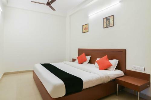 Hotel Capital O 70894 Sarovar Inn