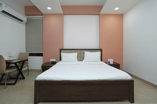 Spot On 68819 Hotel Anusuiya Palace