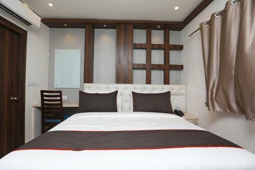 Hotel Collection O 42661 One8 Wave Mall