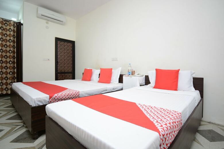Oyo 29034 Hotel Arora Inn