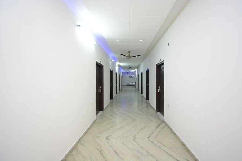 Oyo 29034 Hotel Arora Inn