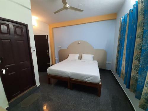 Hotel Daisey Dee Homestay