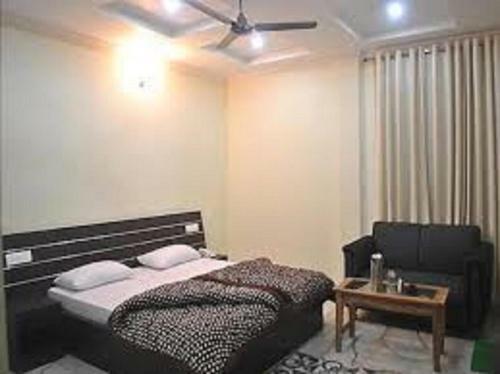 Hotel Bhagsu Sarovar