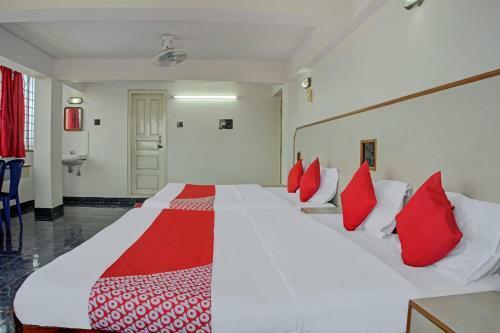 Oyo 75144 Hotel Suvidh