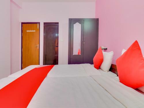 Oyo 74893 Hotel Lakshmi Residency