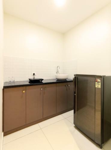 Hotel Paramount Suites & Service Apartments