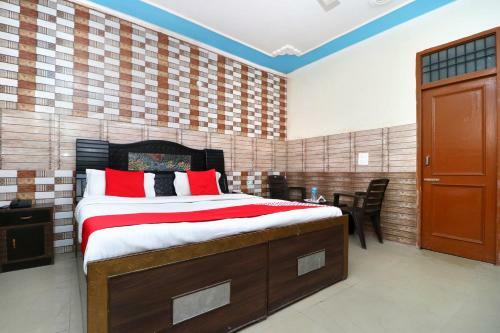 Hotel Oyo 7671 Spark Inn