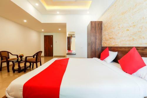 Hotel Oyo 28076 Samrudhi Exotica