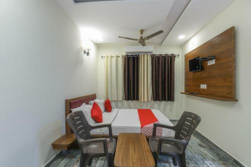 Oyo 65742 Hotel Hill Villa