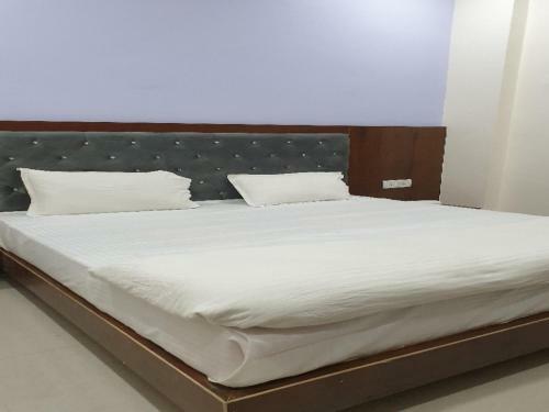 Oyo 79110 Hotel Gulmohar