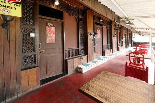 Hotel Pali Village Resort