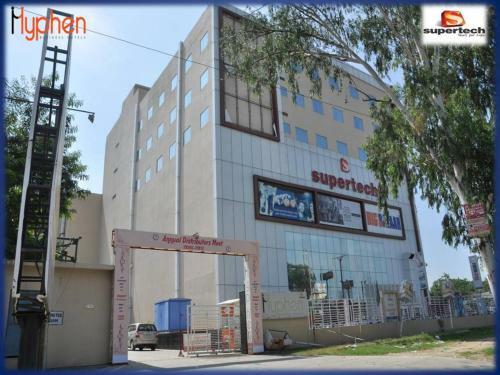 Hyphen Premier-business Hotel