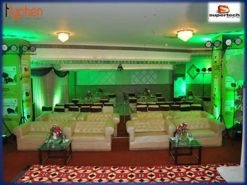 Hyphen Premier-business Hotel