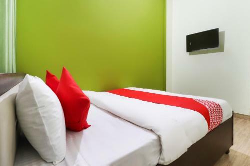 Oyo 69788 Hotel Limewood