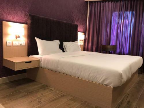 Hotel Riveria By Raj