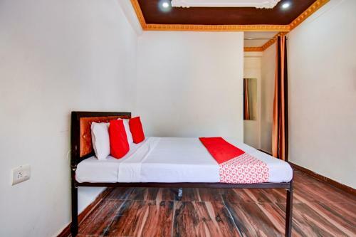 Hotel Oyo 72895 Pine Tree