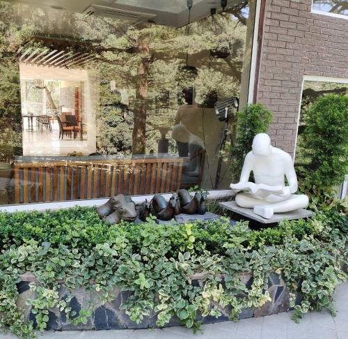 Hotel Yog Wellness By Amritara