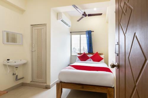 Hotel Oyo 47381 Ama Residency