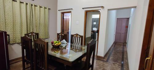 Charming 3bhk Near Apollo Hospital