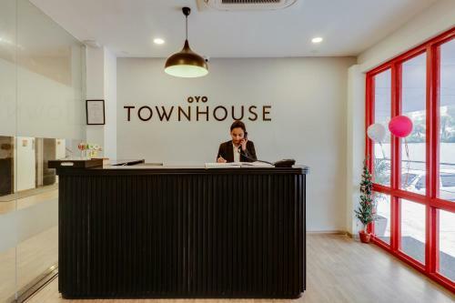 Hotel Oyo 79187 Townhouse 181 Ganeshpeth Colony