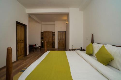 Hotel Bhikampur Lodge By Howard
