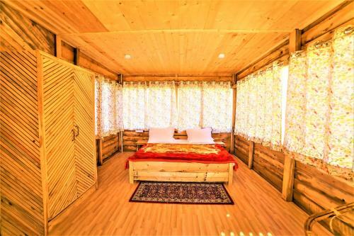 Hotel Chirpingi Birdz Resort