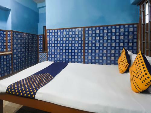 Spot On 73931 Hotel Rolls Hub