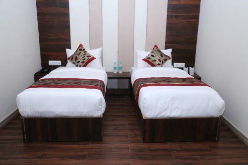 Hotel J P Residency