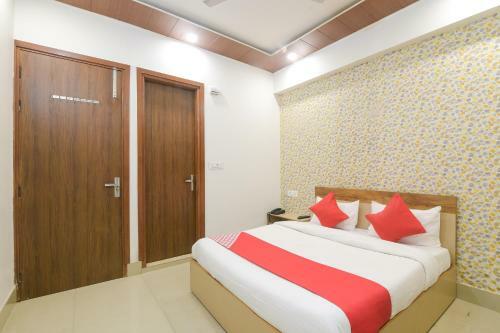 Hotel Oyo 71322 Red Stone