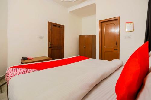 Hotel Oyo 70216 Bluemoon Inn