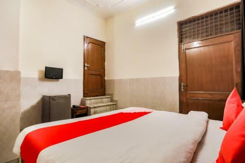 Hotel Oyo 70216 Bluemoon Inn