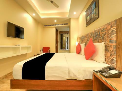 Capital O 73312 Hotel Staybook