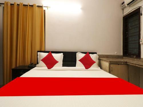 Hotel Oyo 44229 A R Palace
