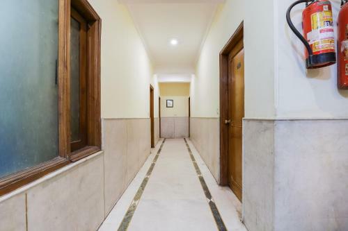 Oyo 71681 Hotel Baba Continental