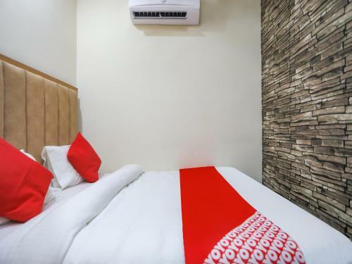 Oyo 75705 Hotel Ars Inn