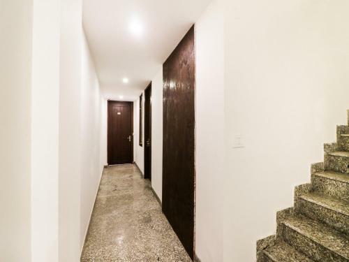 Oyo 76135 Hotel Silver Estate