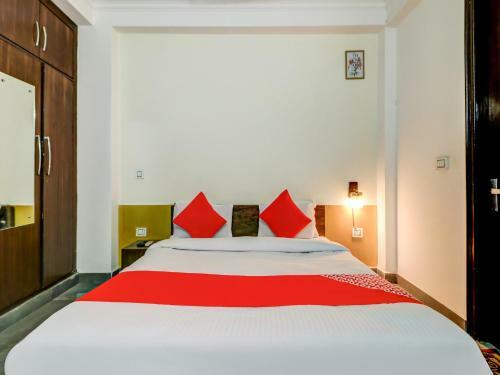 Hotel Oyo Del3037 Yes Plazza
