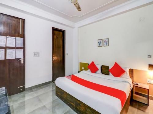 Hotel Oyo Del3037 Yes Plazza