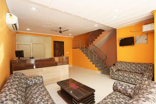 Hotel Oyo 14822 Rose Residency