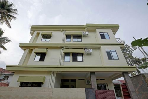 Hostal Oyo 77187 E-98