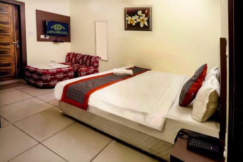 Airport Hotel Edge Home Stay