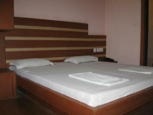 Hotel S B Guest House