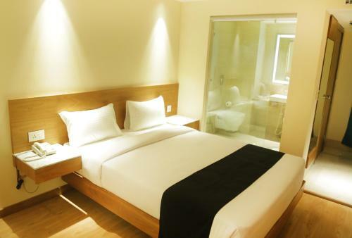 Hotel The Orion Plaza - Nehru Place